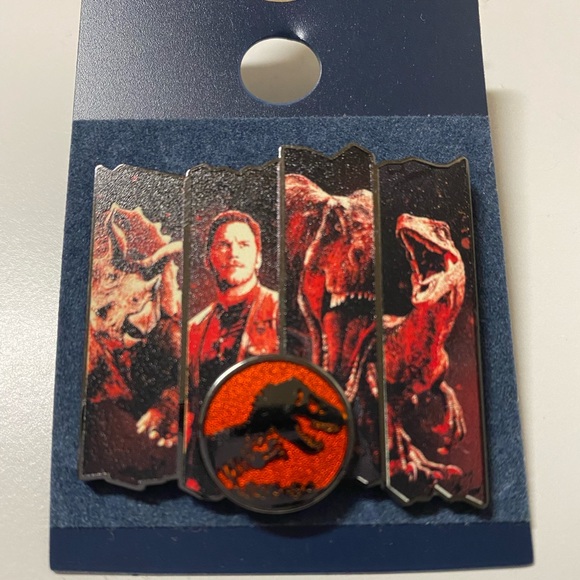 Universal Studios Jurassic World Red Pin New - Picture 5 of 11